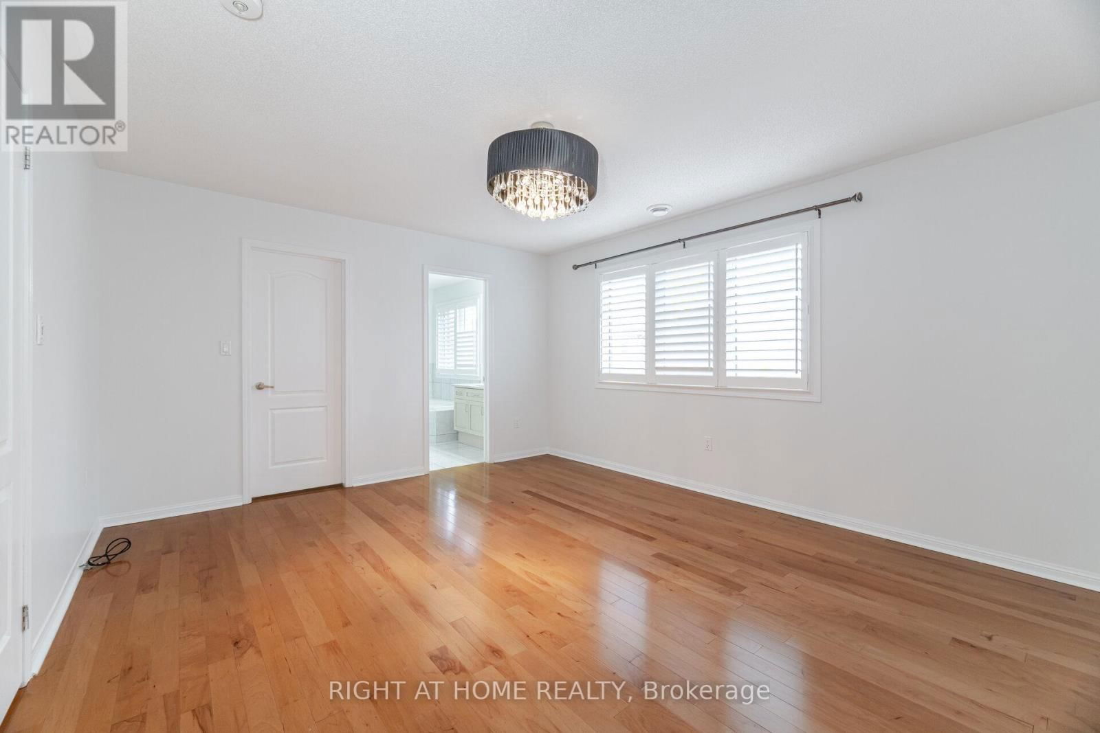820 RAYNER COURT Image 15