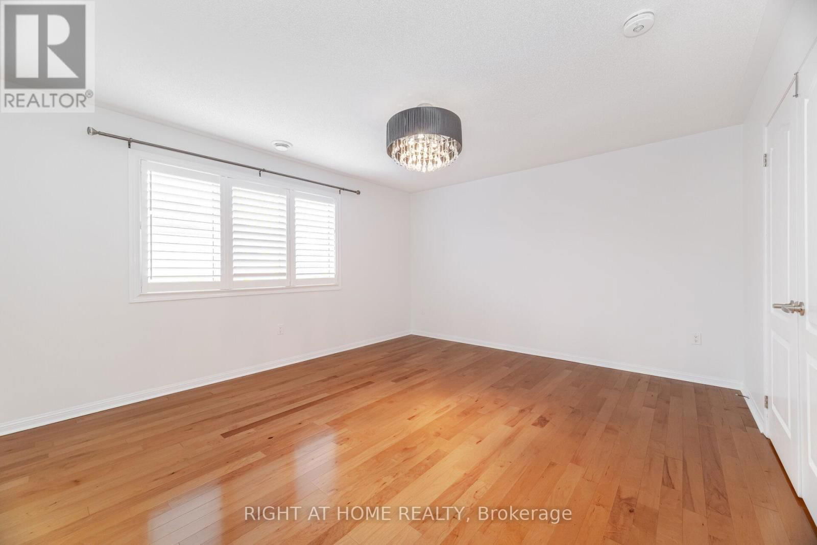 820 RAYNER COURT Image 16