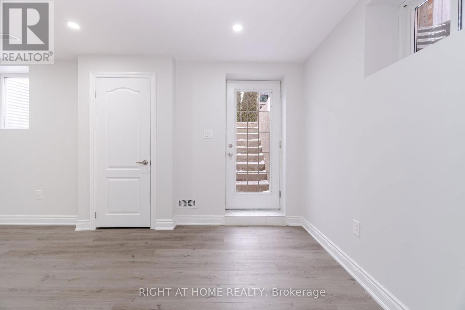 820 RAYNER COURT Image 27