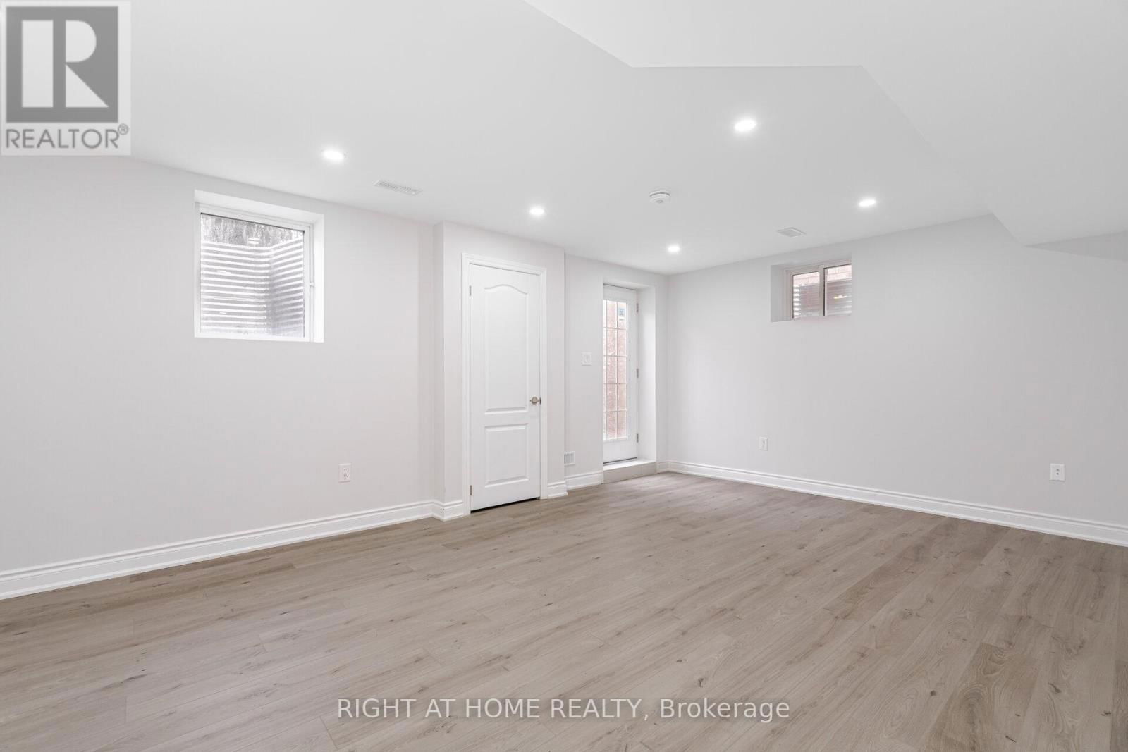 820 RAYNER COURT Image 28
