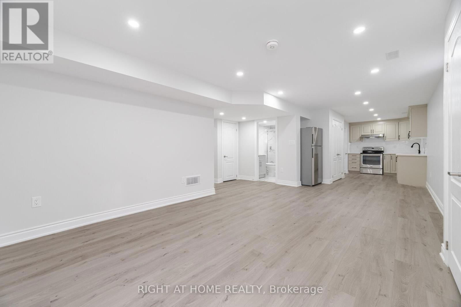 820 RAYNER COURT Image 30