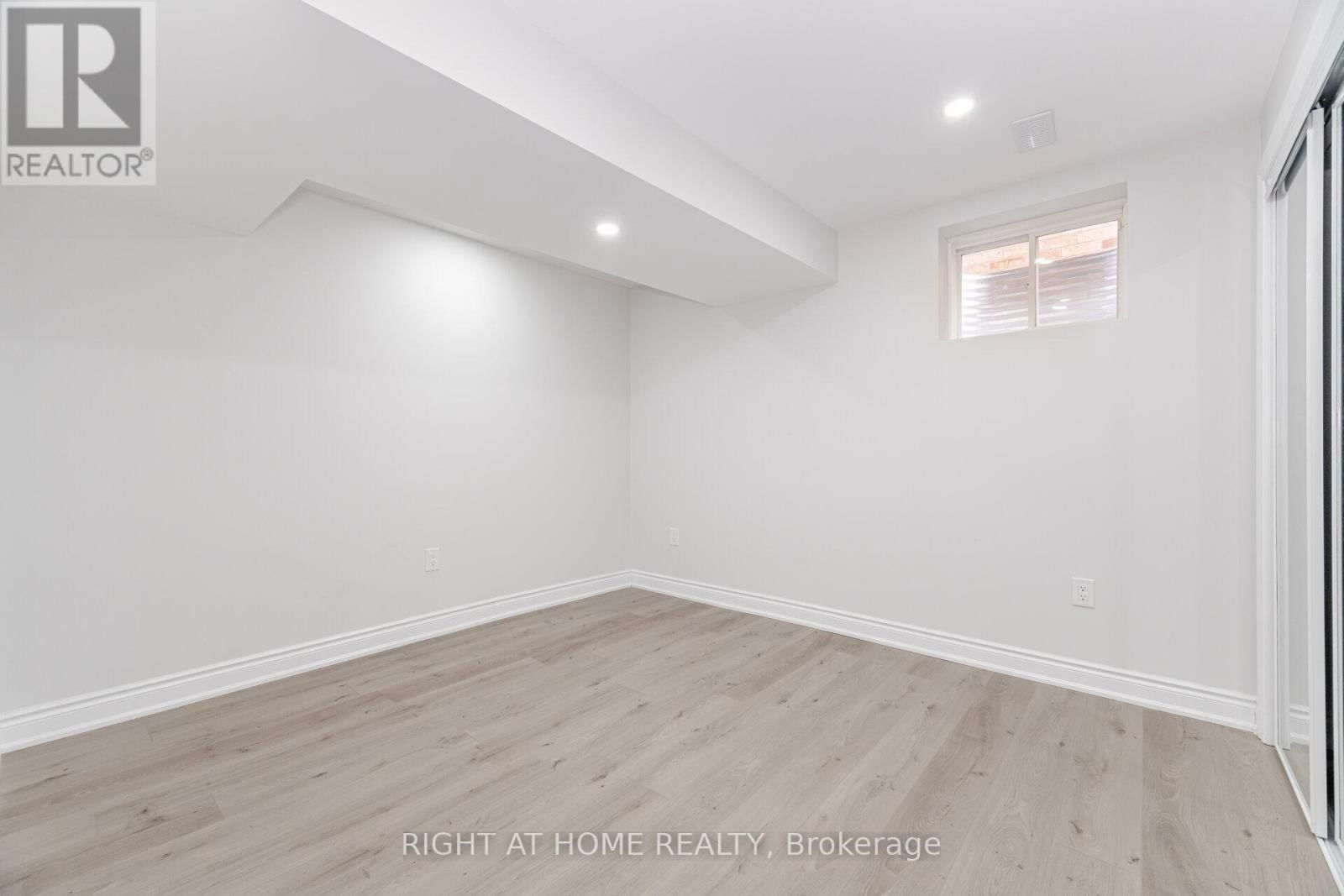 820 RAYNER COURT Image 35