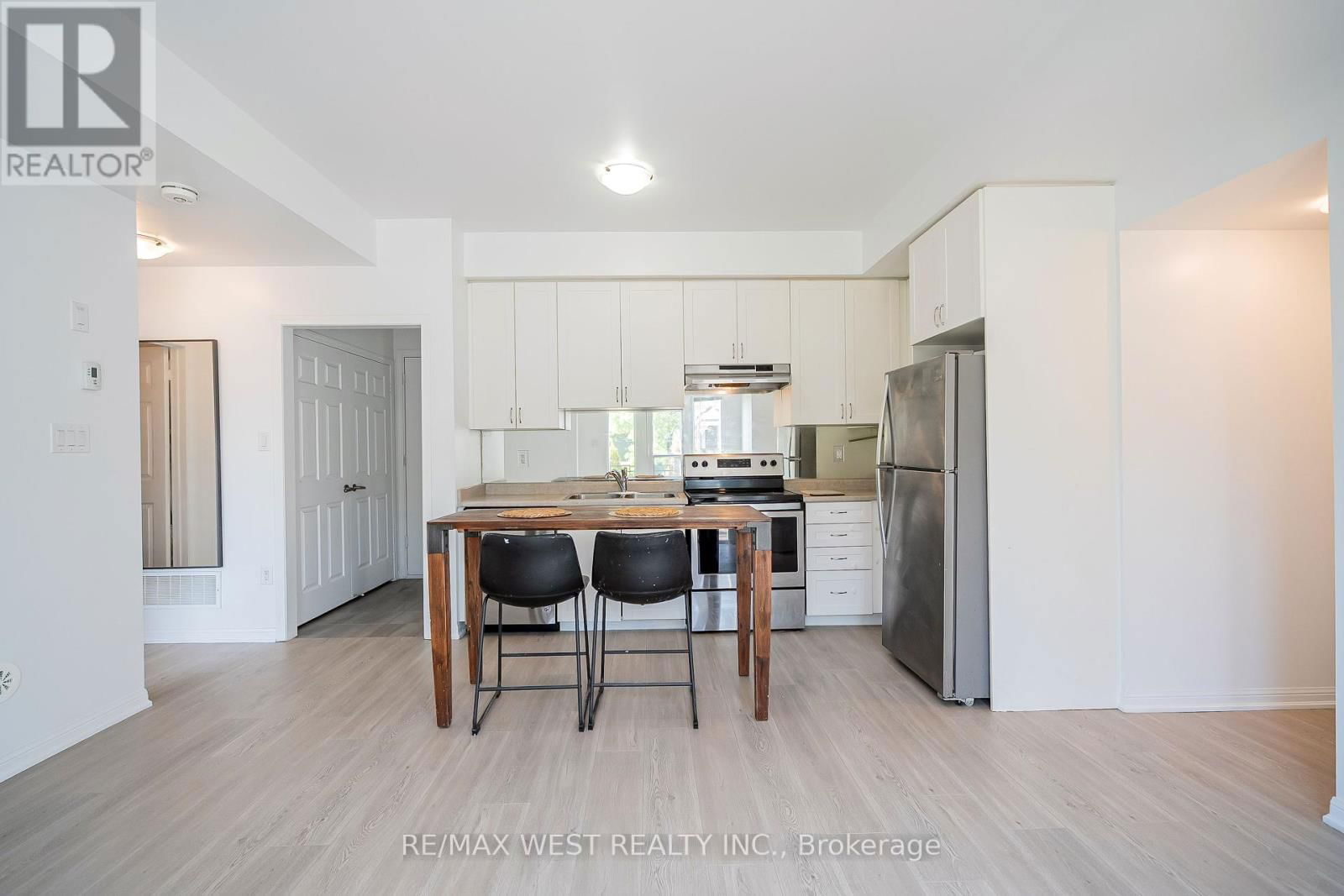 41 - 250 SUNNY MEADOW BOULEVARD Image 12