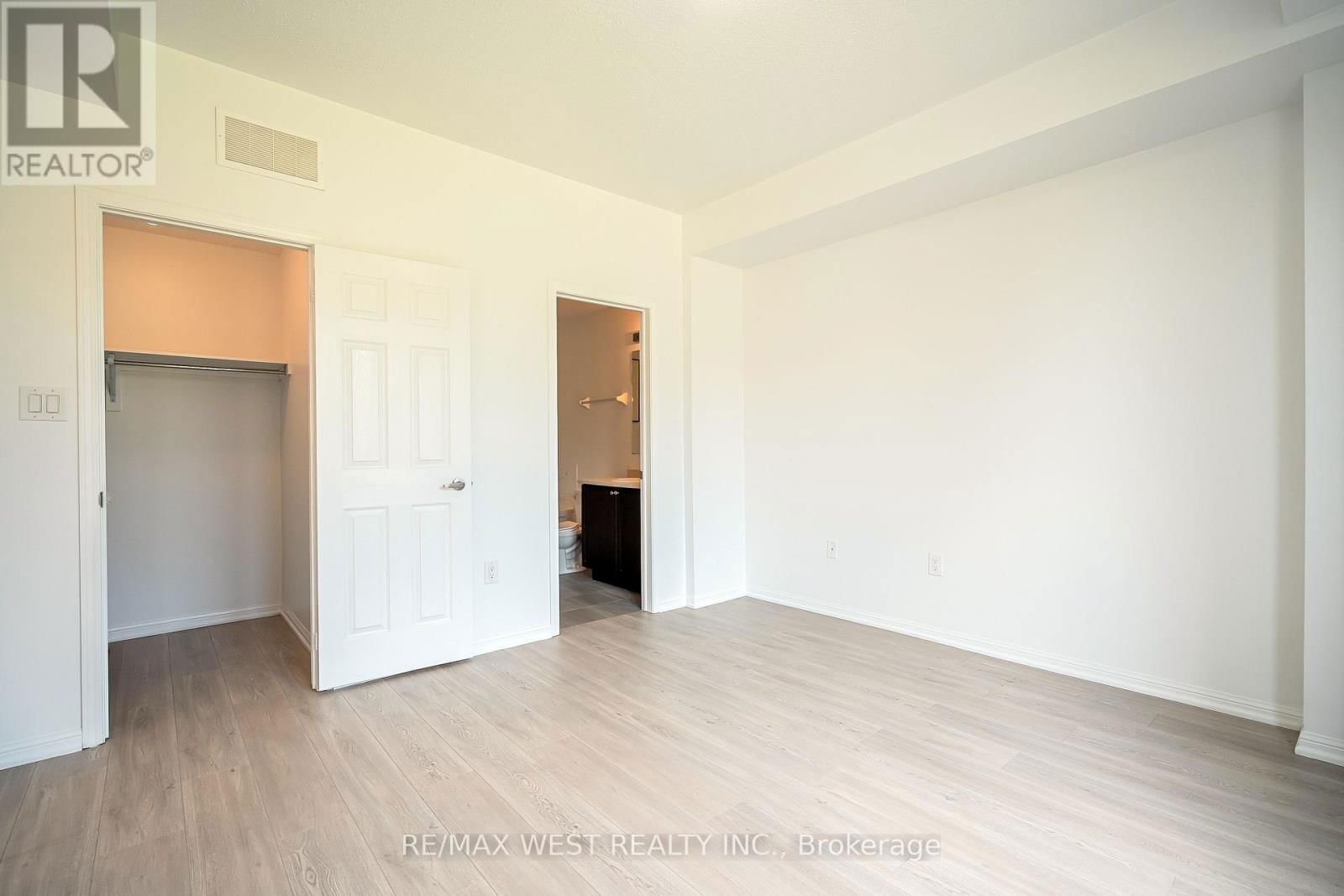 41 - 250 SUNNY MEADOW BOULEVARD Image 14