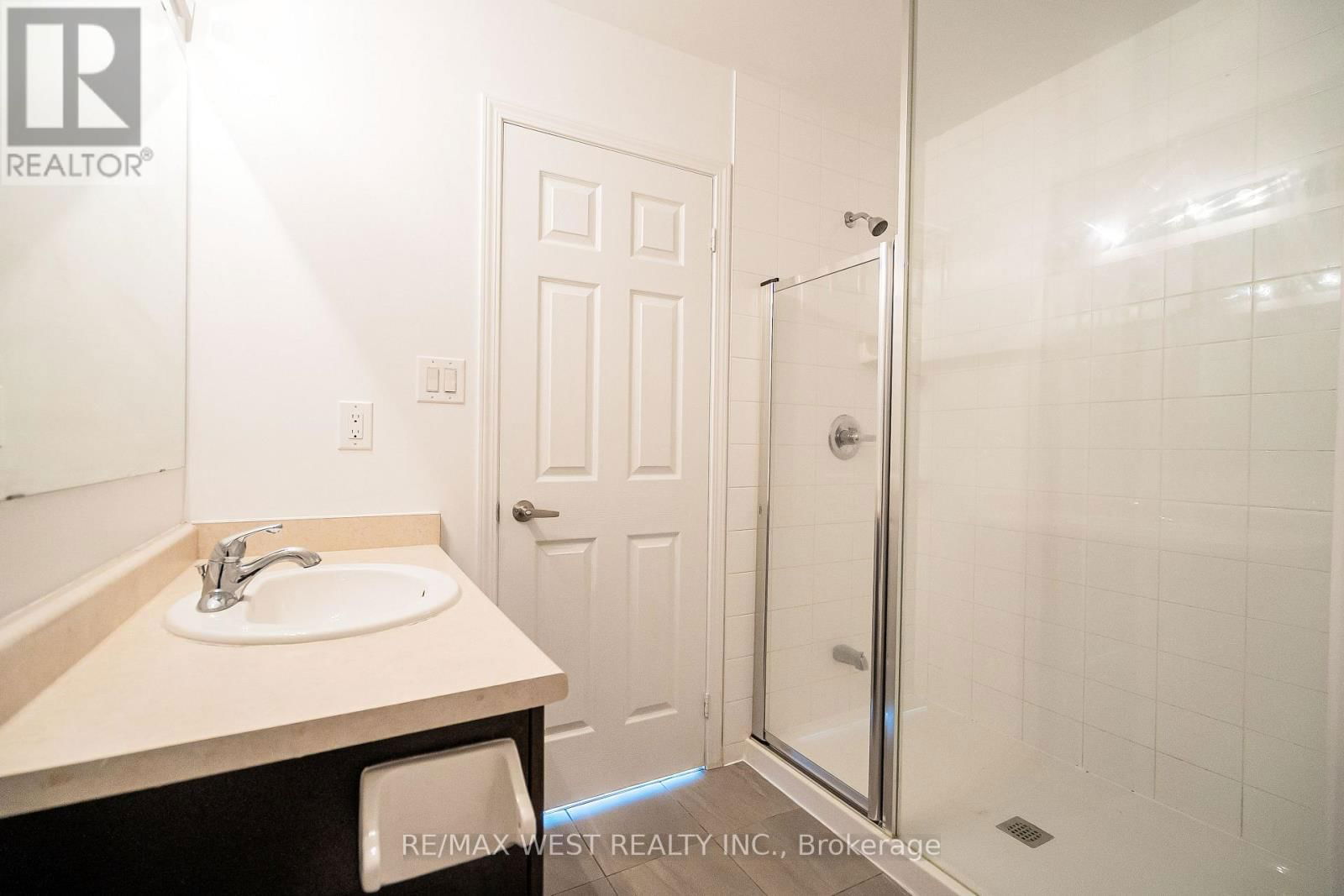 41 - 250 SUNNY MEADOW BOULEVARD Image 16