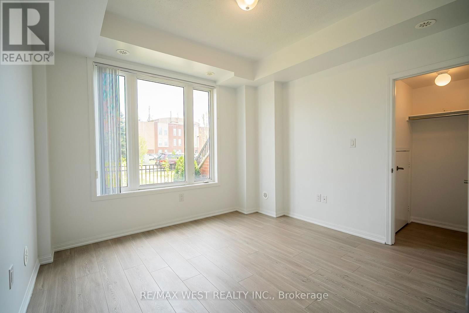 41 - 250 SUNNY MEADOW BOULEVARD Image 18