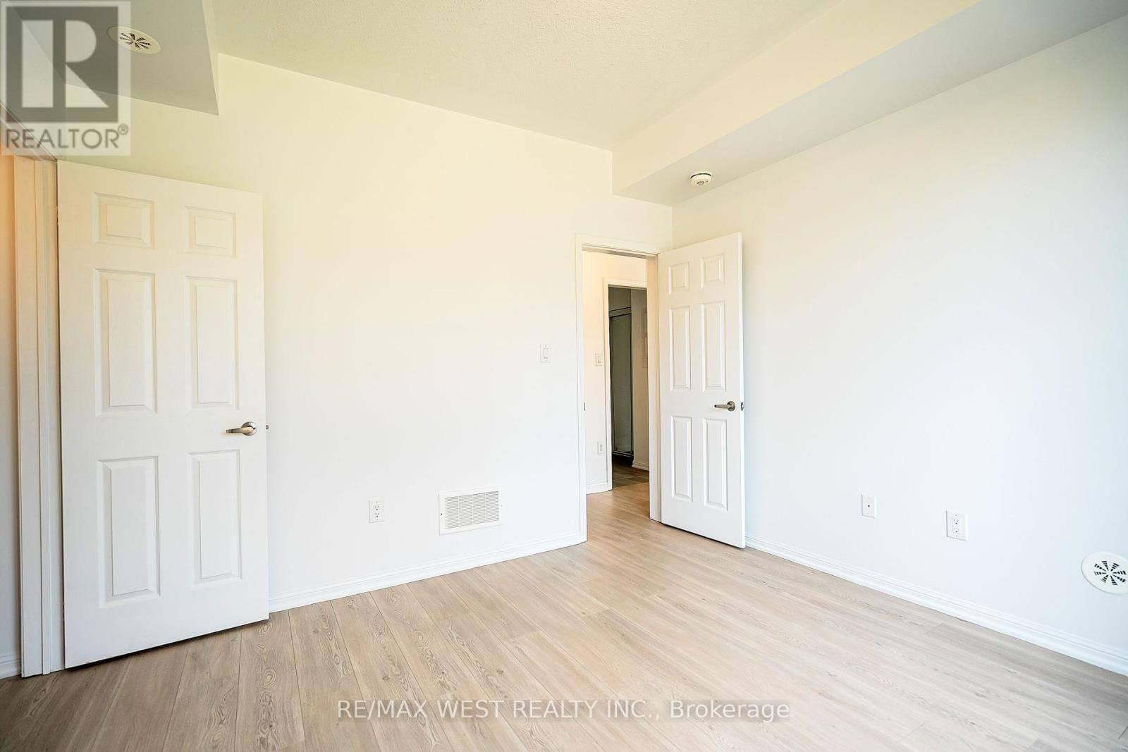 41 - 250 SUNNY MEADOW BOULEVARD Image 19