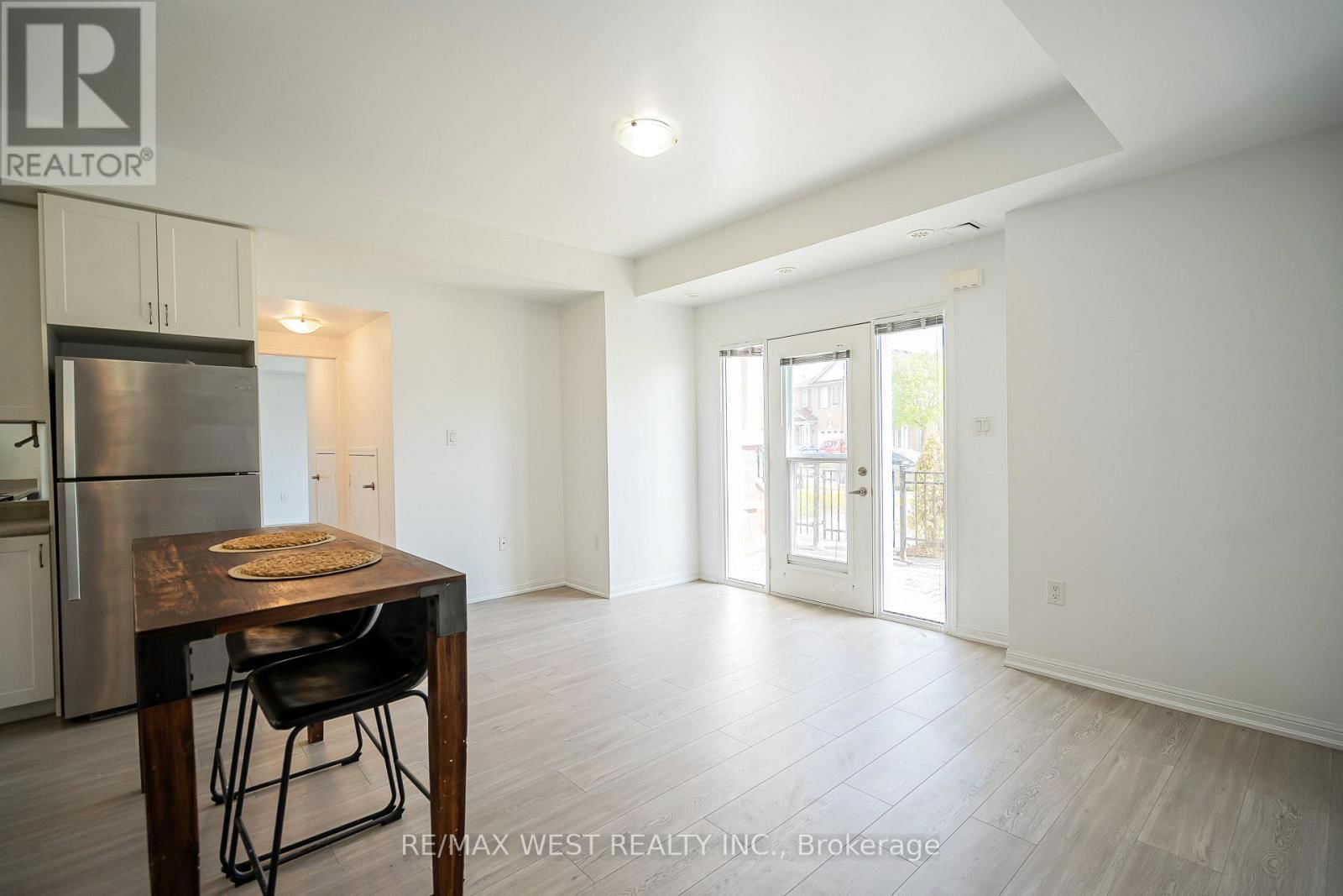 41 - 250 SUNNY MEADOW BOULEVARD Image 8