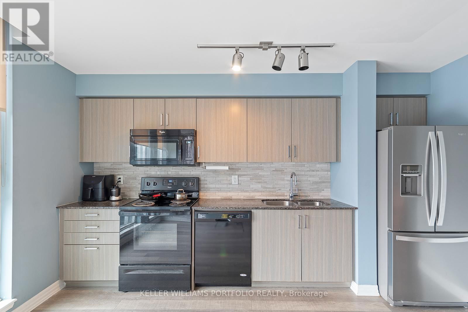 1104 - 80 ESTHER LORRIE DRIVE Image 11