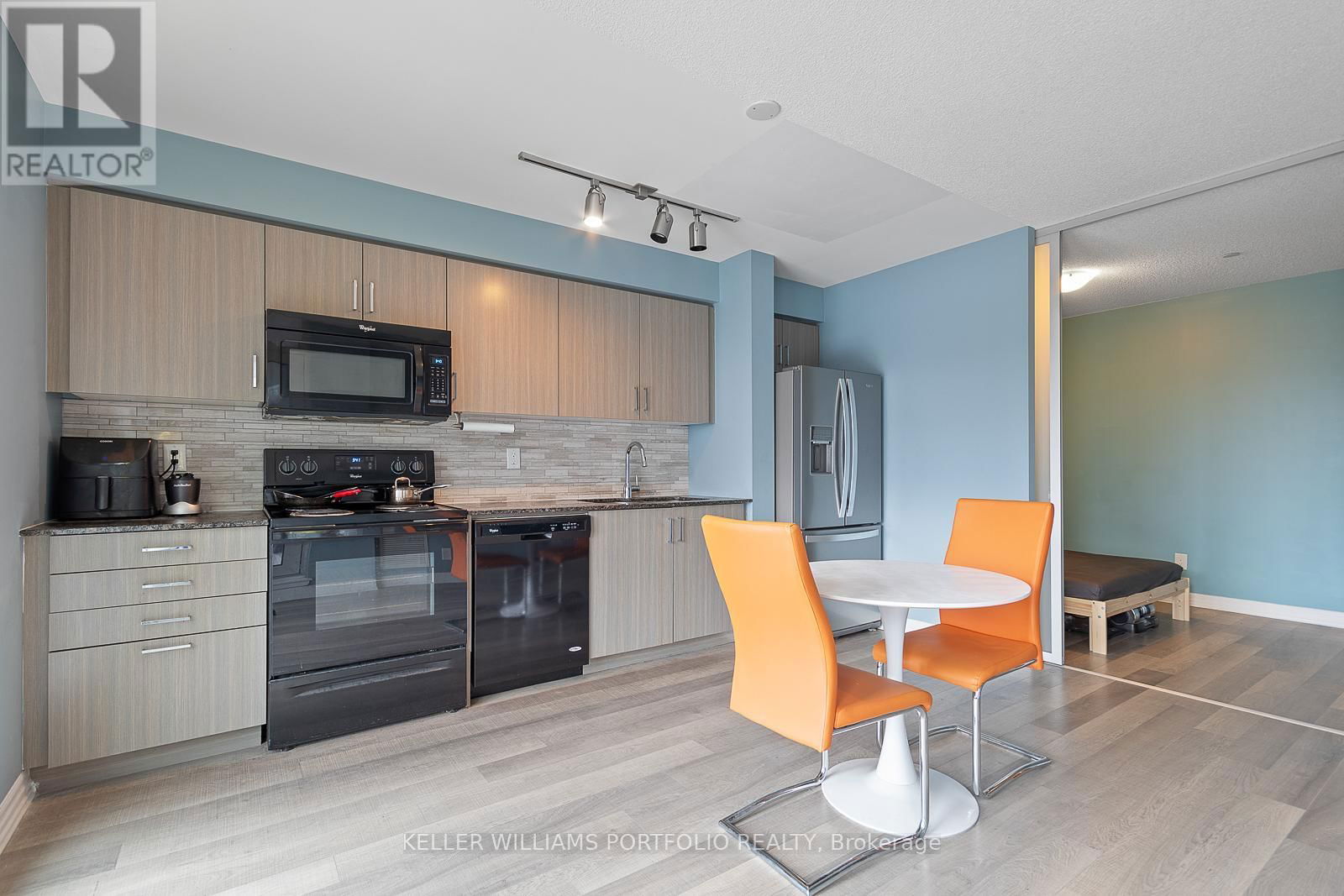 1104 - 80 ESTHER LORRIE DRIVE Image 13