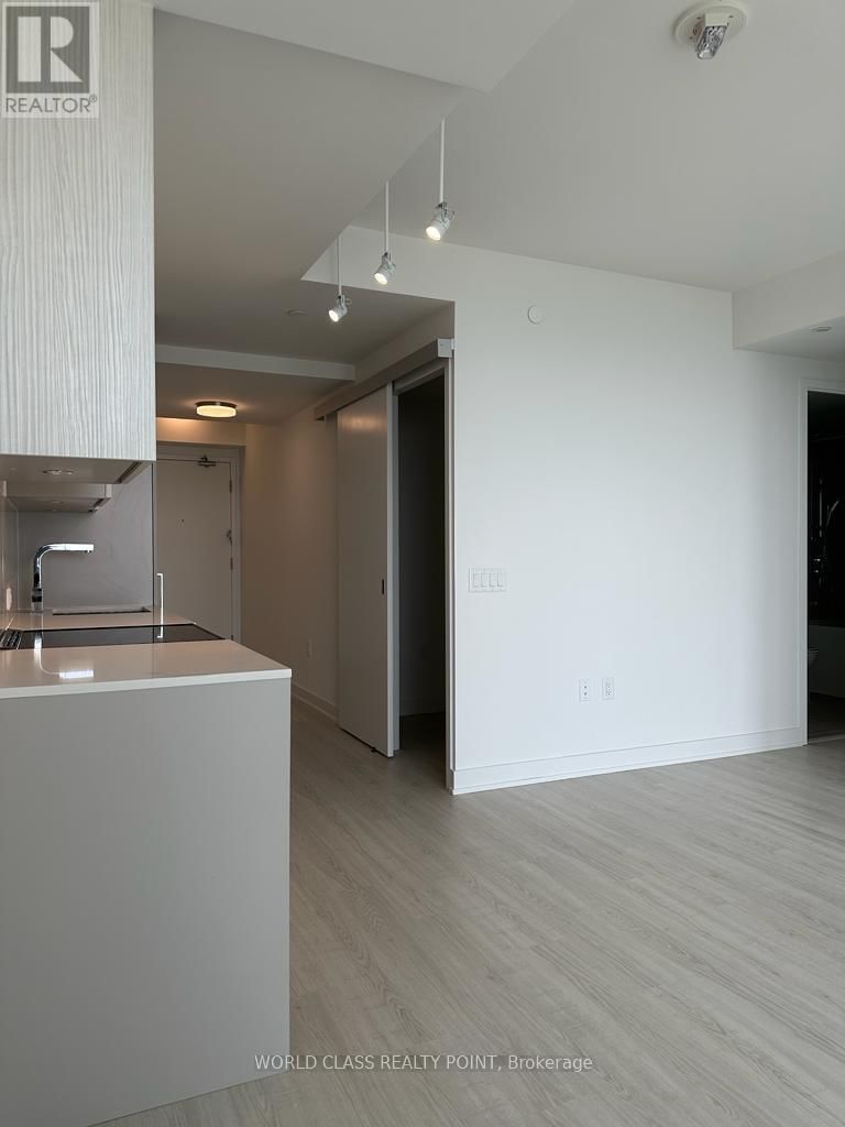 1207 - 3883 QUARTZ ROAD Image 7