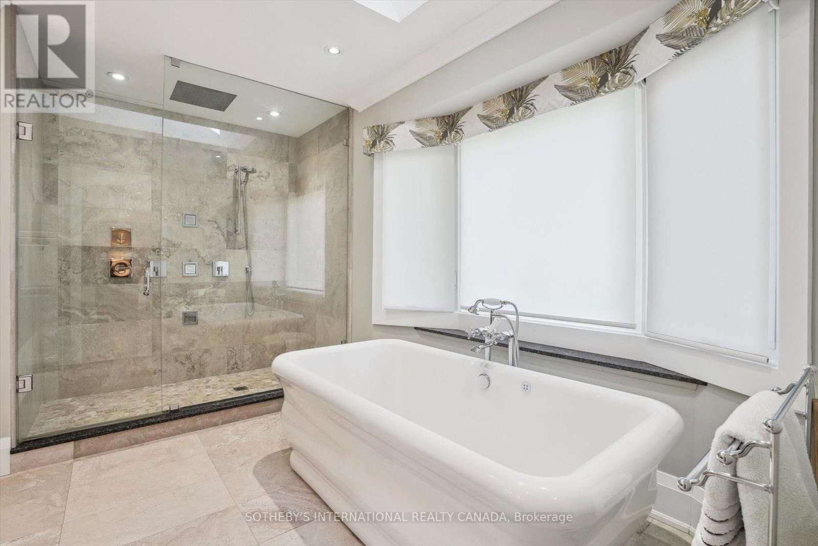 1662 ROUNDLEAF COURT Image 23