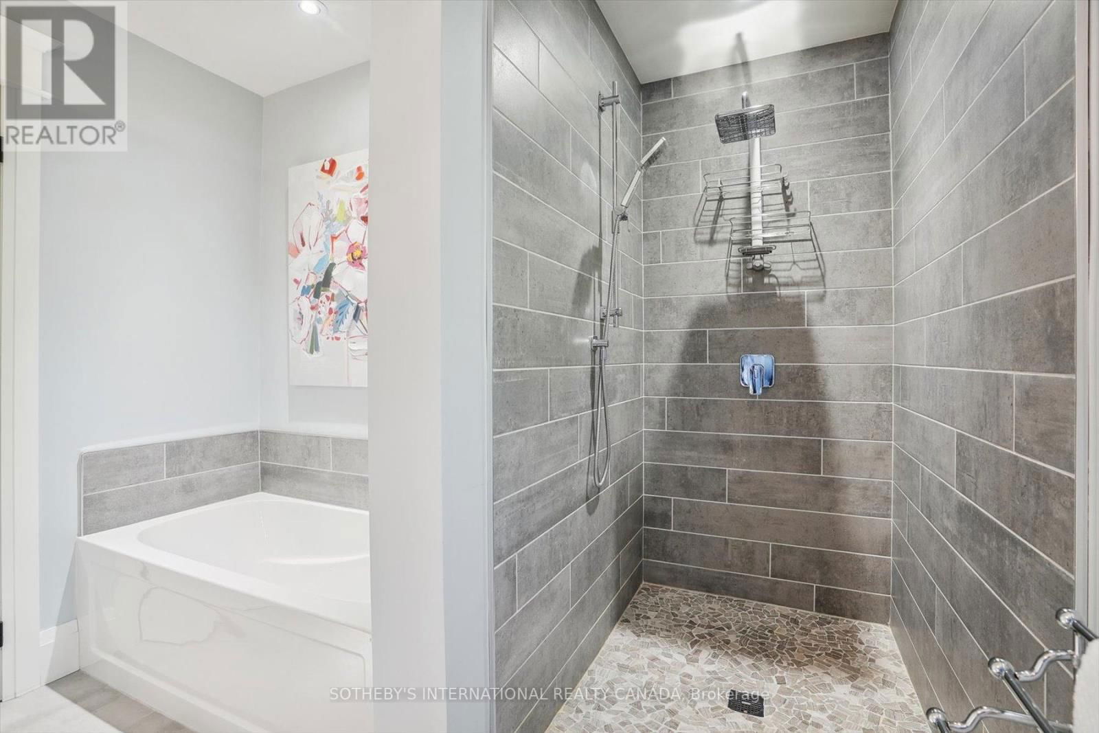 1662 ROUNDLEAF COURT Image 28