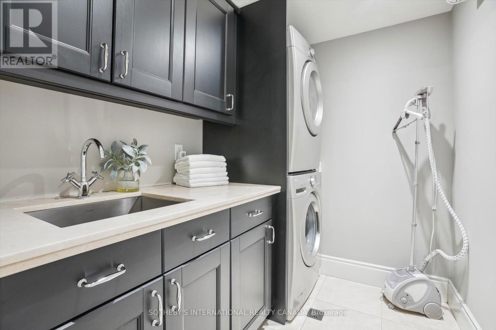 1662 ROUNDLEAF COURT Image 30
