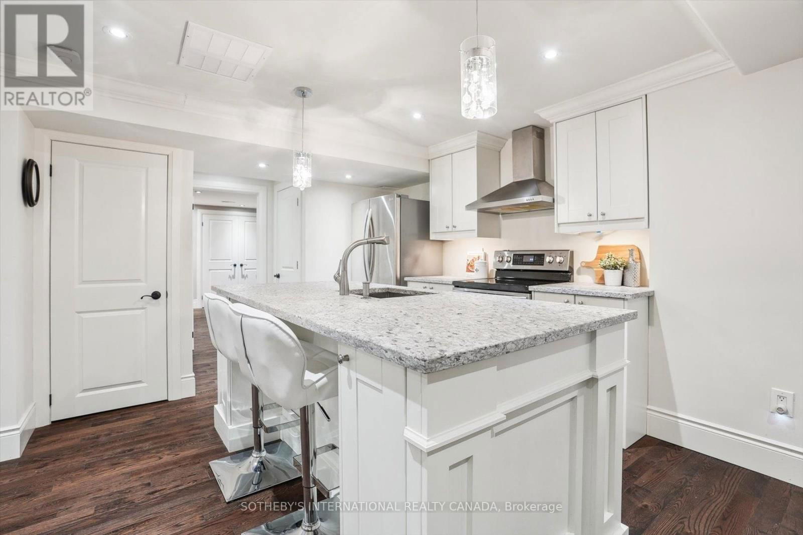 1662 ROUNDLEAF COURT Image 32