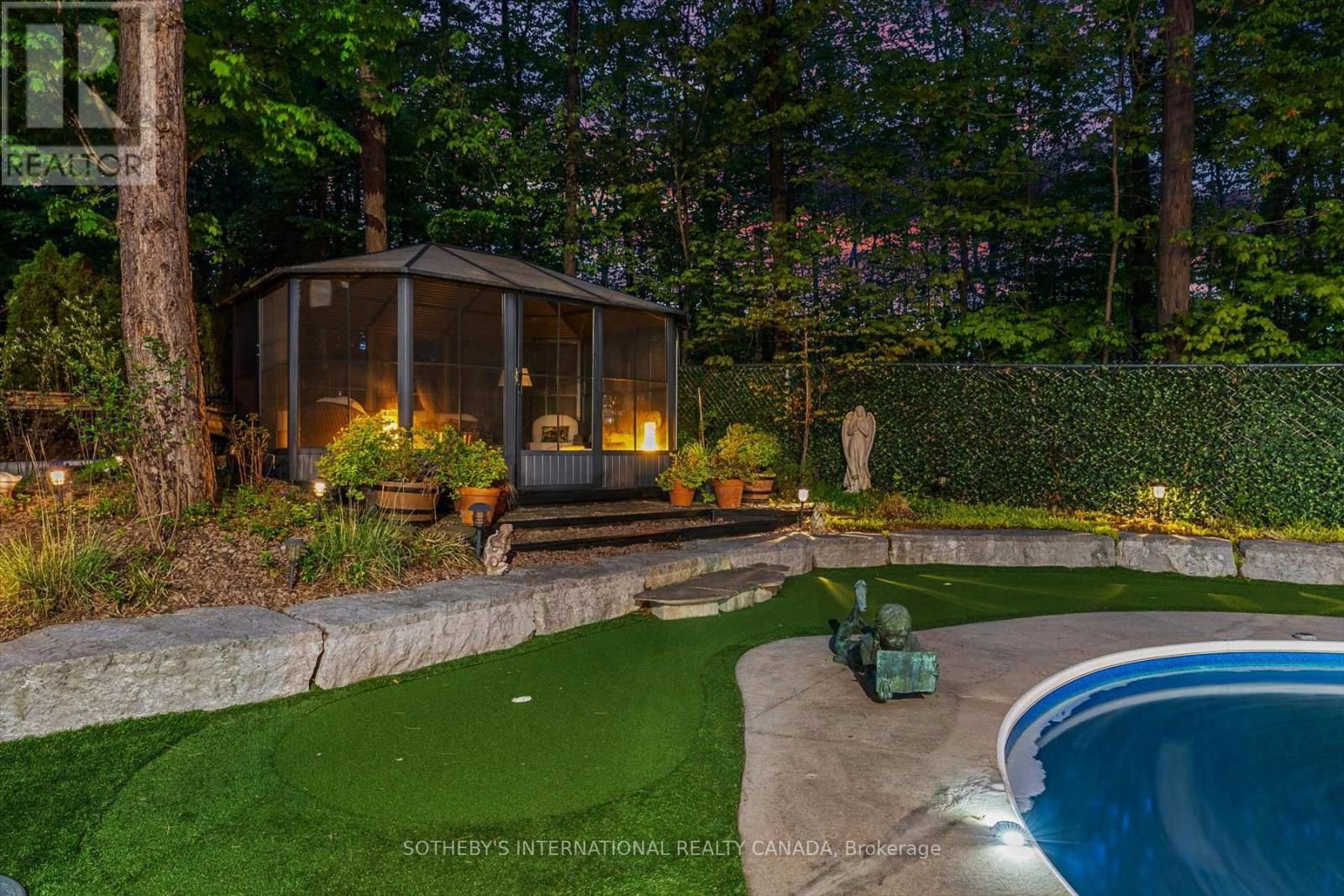 1662 ROUNDLEAF COURT Image 44