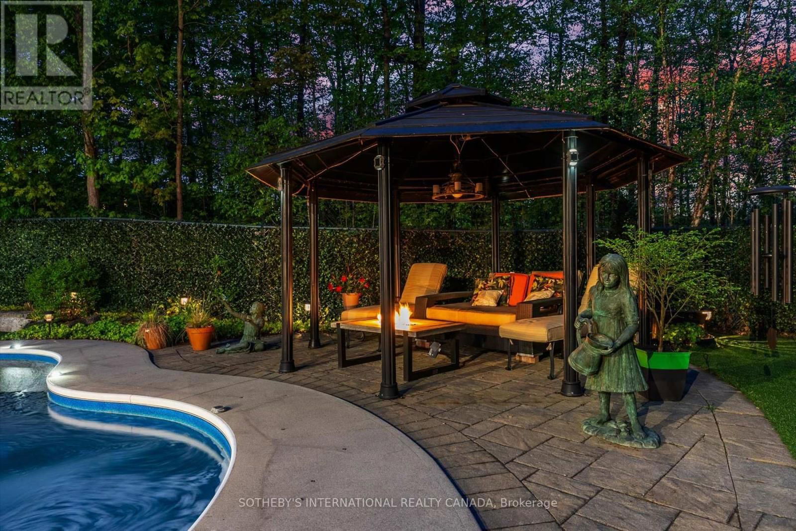 1662 ROUNDLEAF COURT Image 45