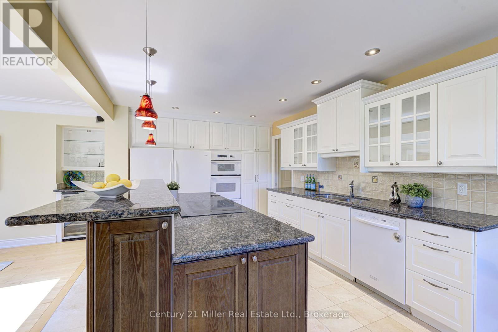 456 TOWNSEND AVENUE Image 17