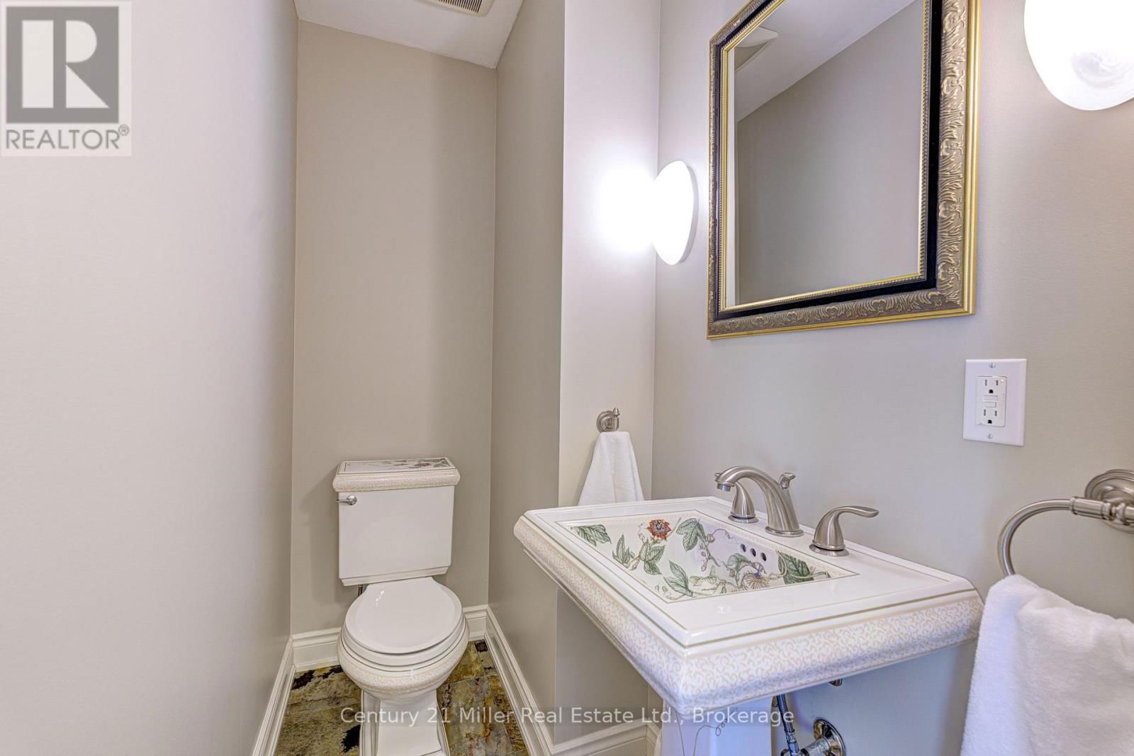 456 TOWNSEND AVENUE Image 20