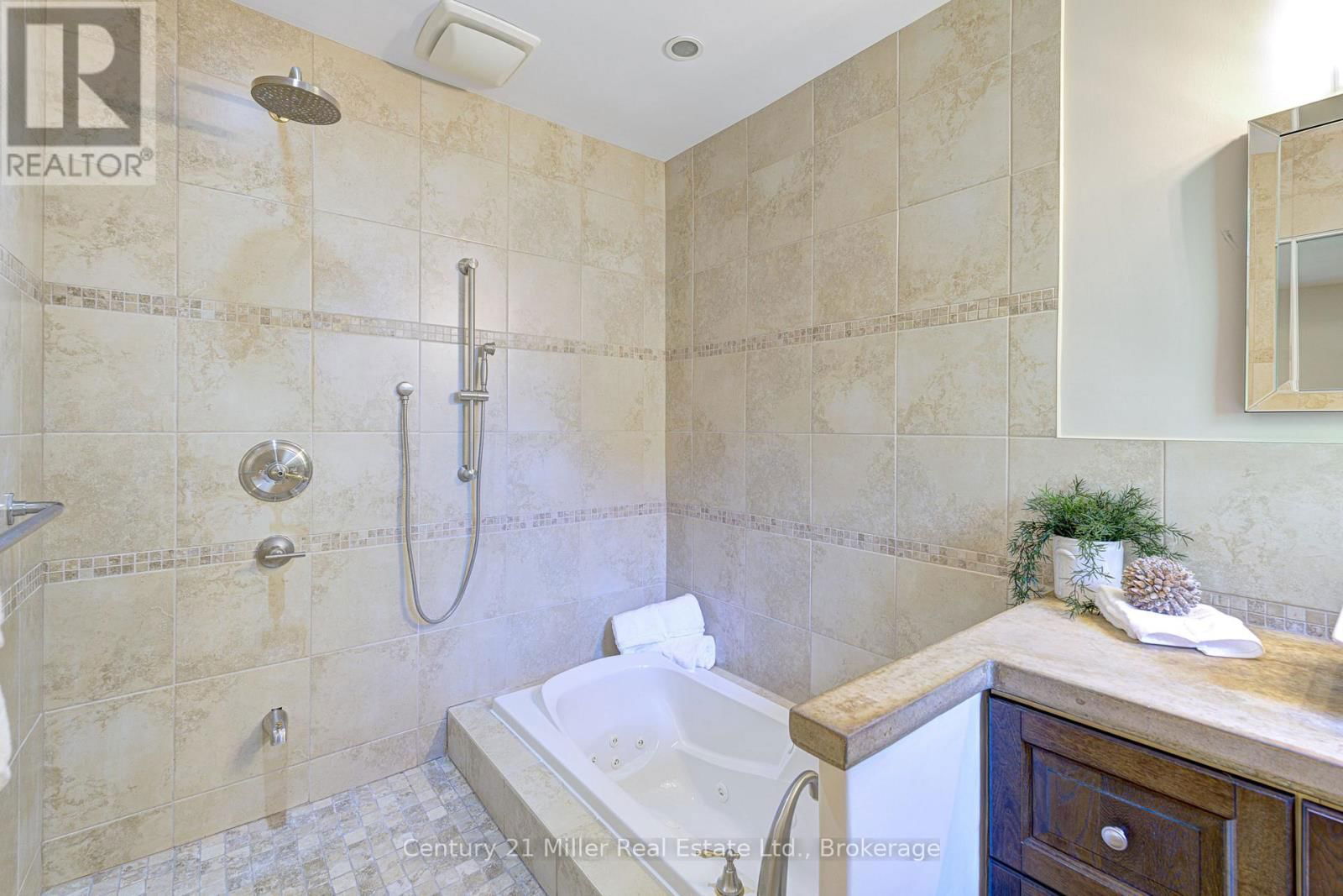 456 TOWNSEND AVENUE Image 24