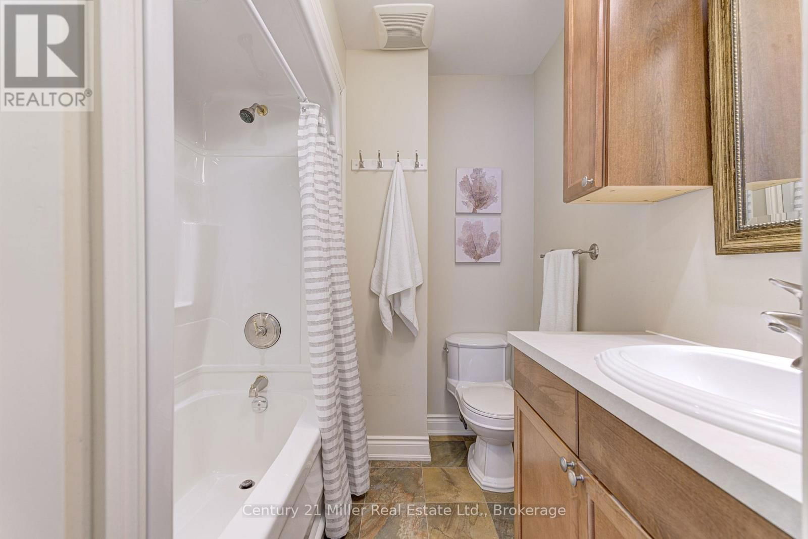 456 TOWNSEND AVENUE Image 28