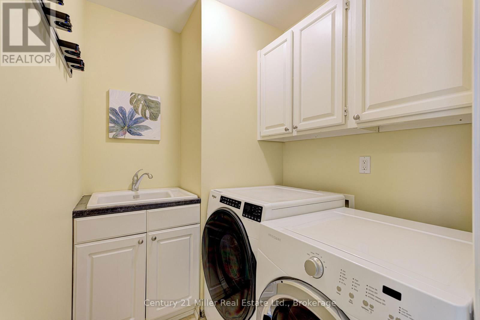 456 TOWNSEND AVENUE Image 32