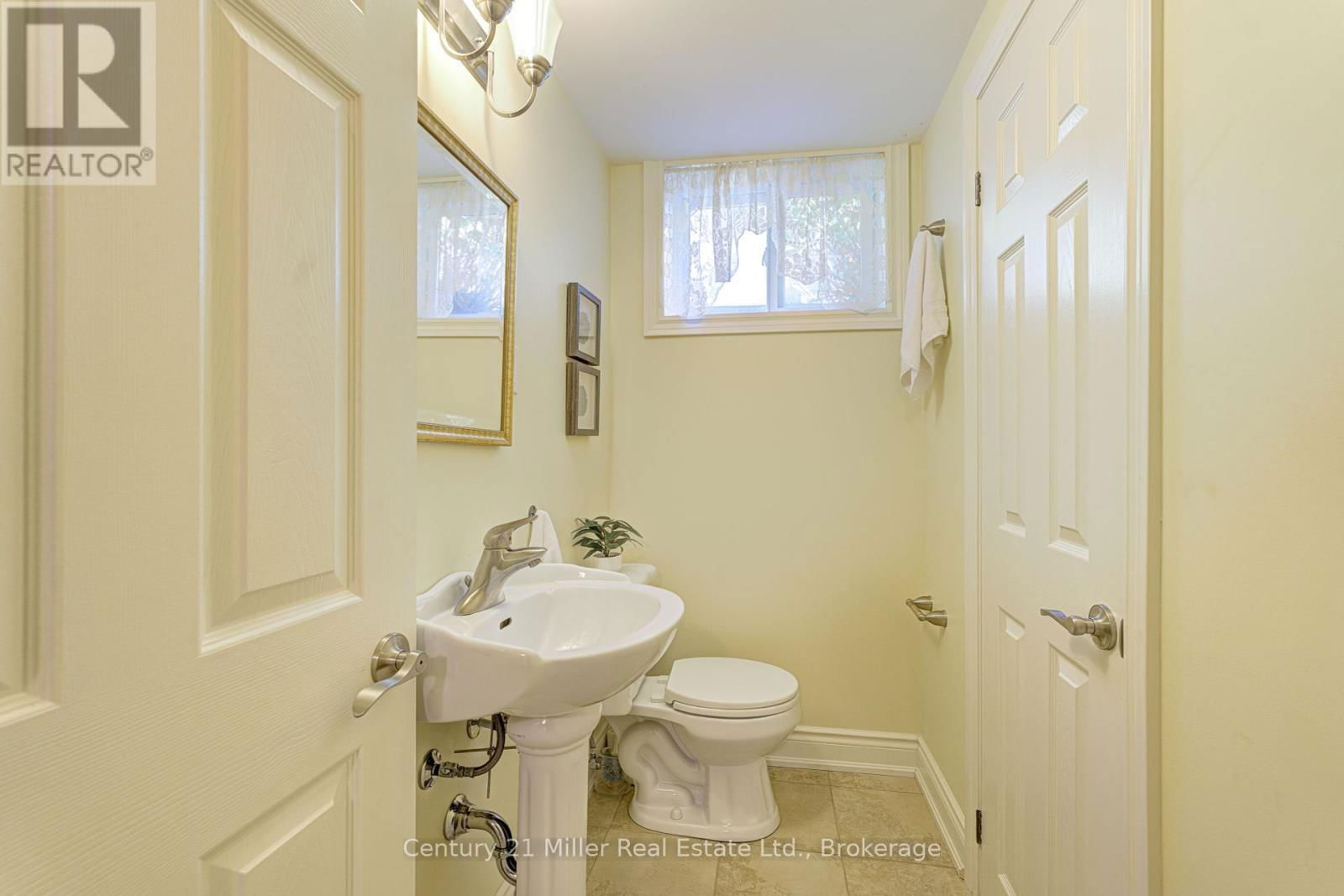 456 TOWNSEND AVENUE Image 38