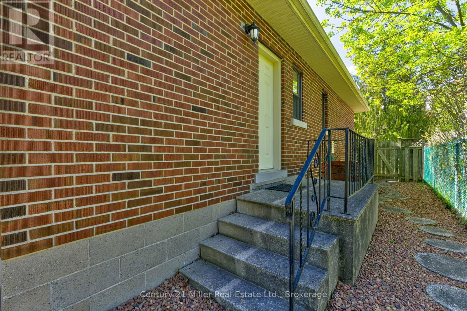 456 TOWNSEND AVENUE Image 39