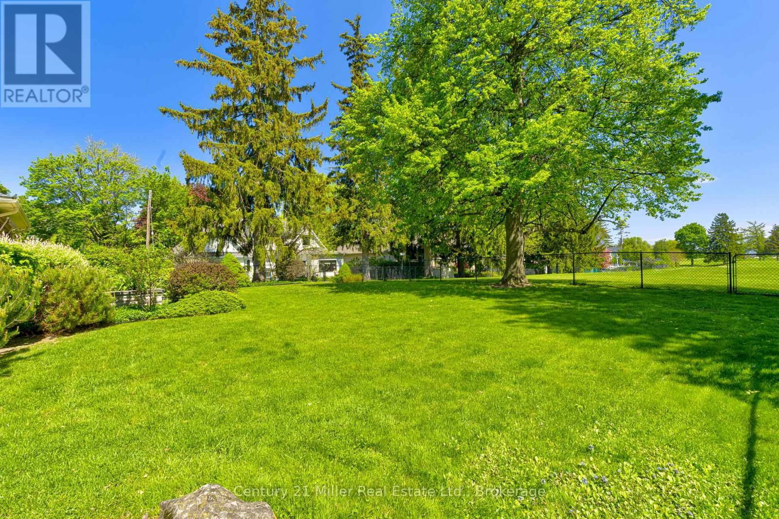 456 TOWNSEND AVENUE Image 43
