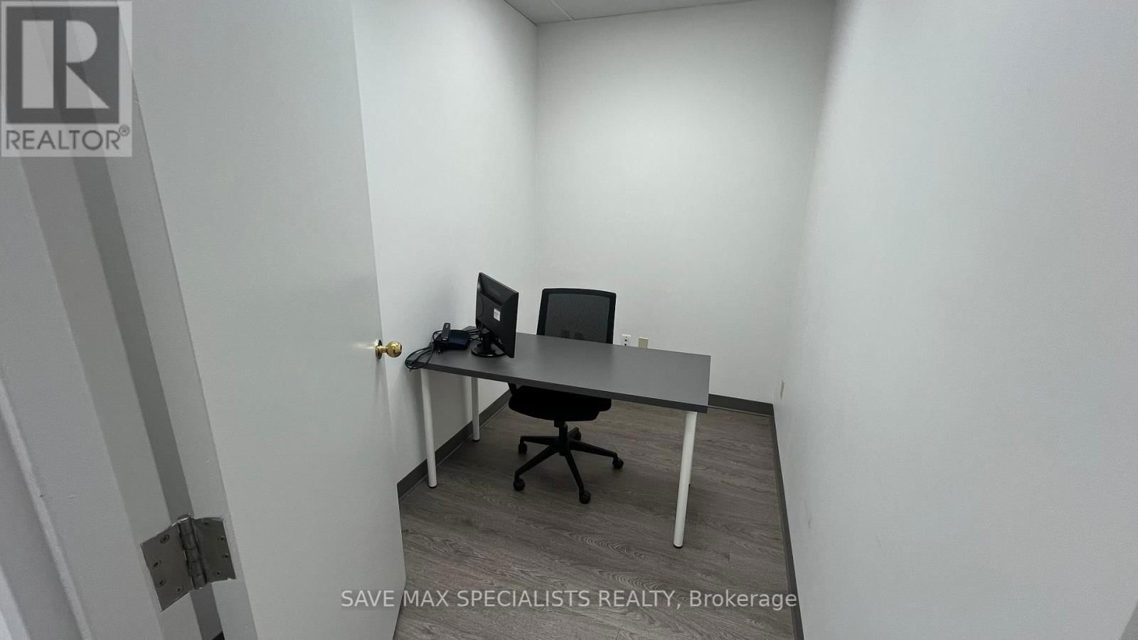 200 - 2595 SKYMARK AVENUE Image 11