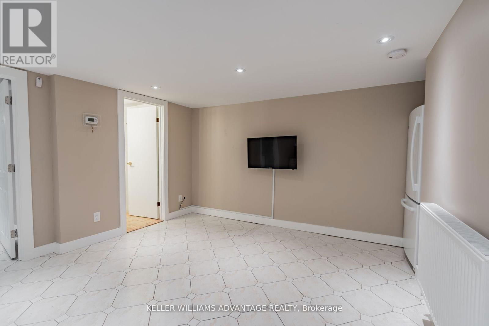Lower - 180 LANSDOWNE AVENUE Image 6