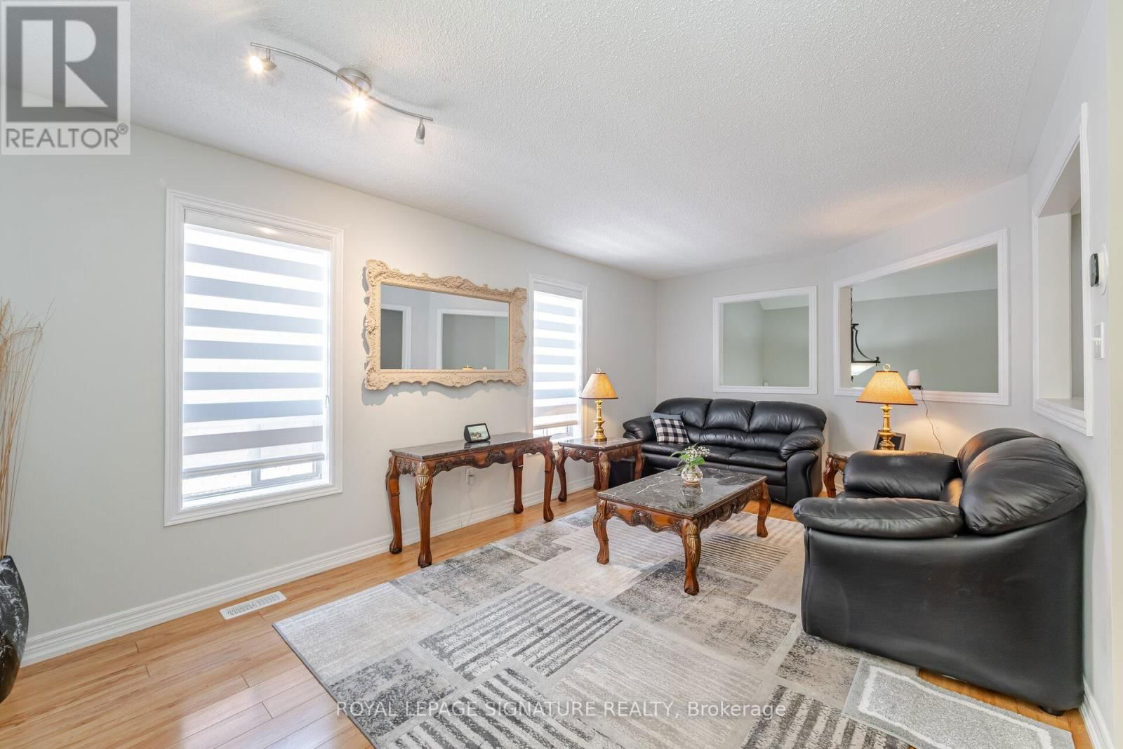 206 VAN SCOTT DRIVE Image 10