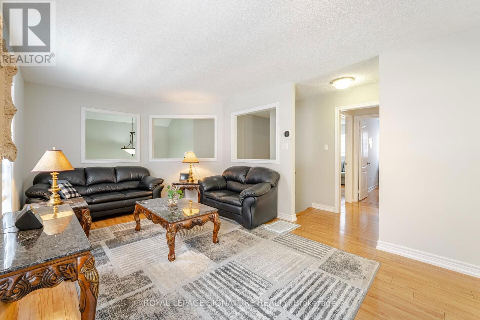 206 VAN SCOTT DRIVE Image 12