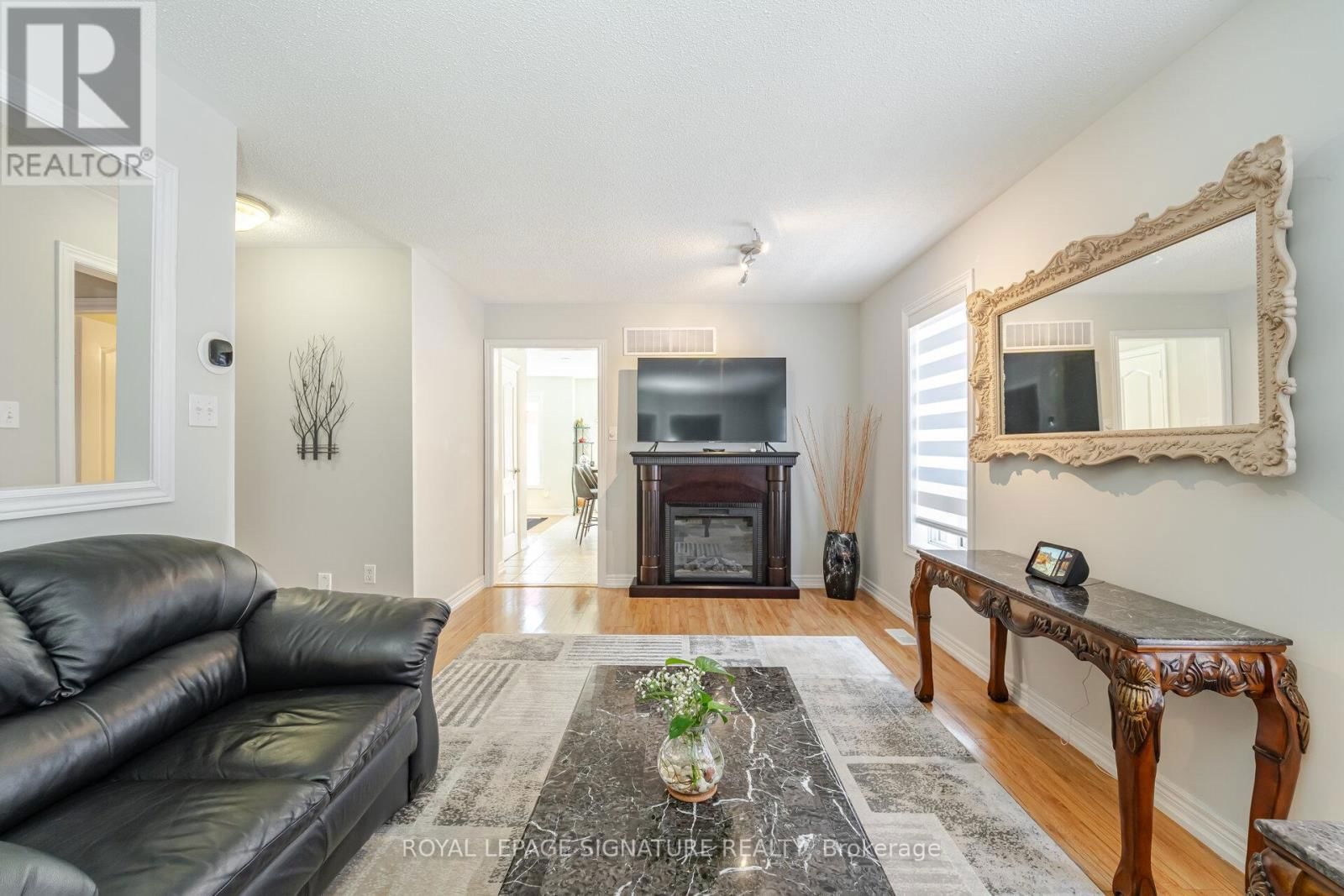 206 VAN SCOTT DRIVE Image 13