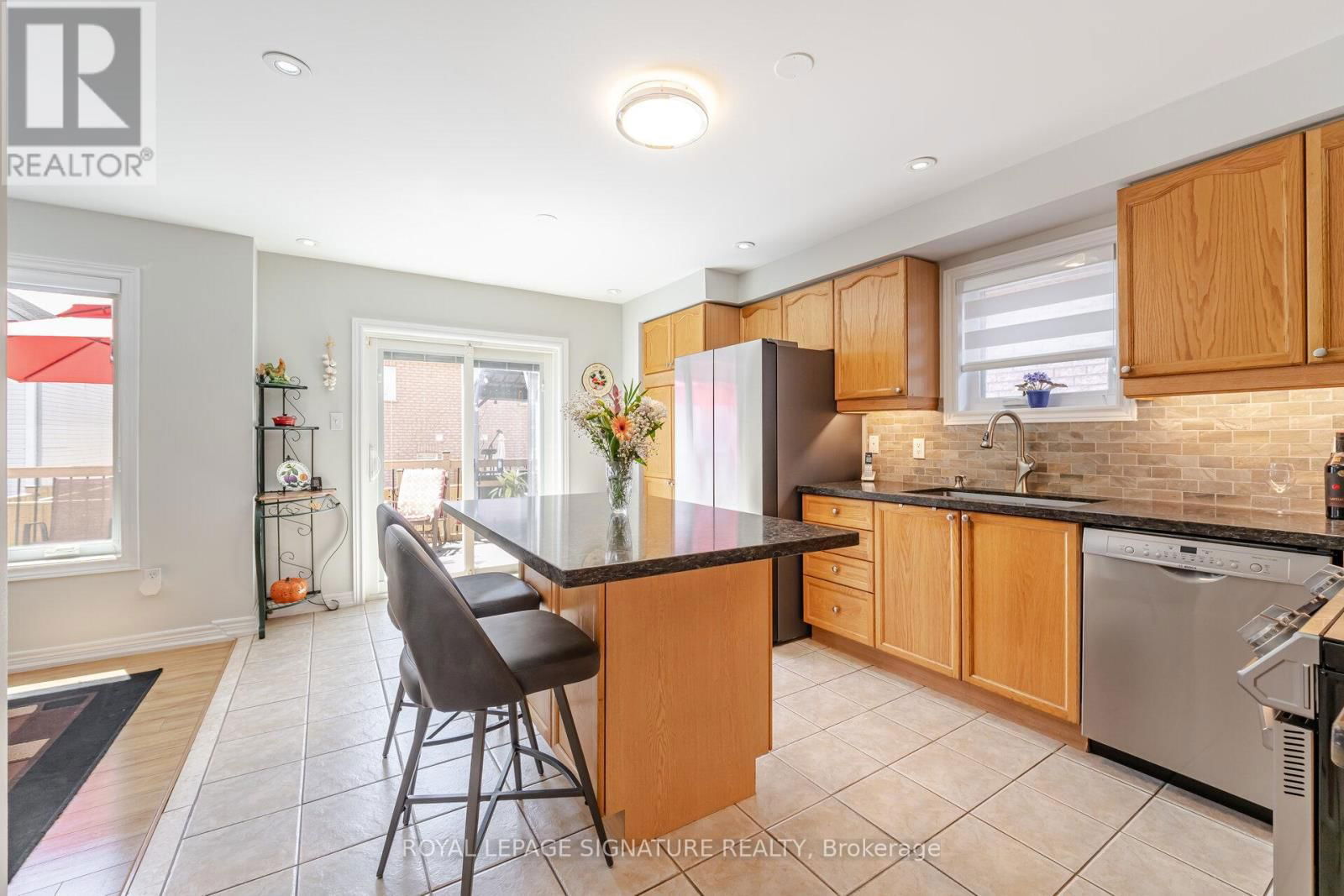 206 VAN SCOTT DRIVE Image 14