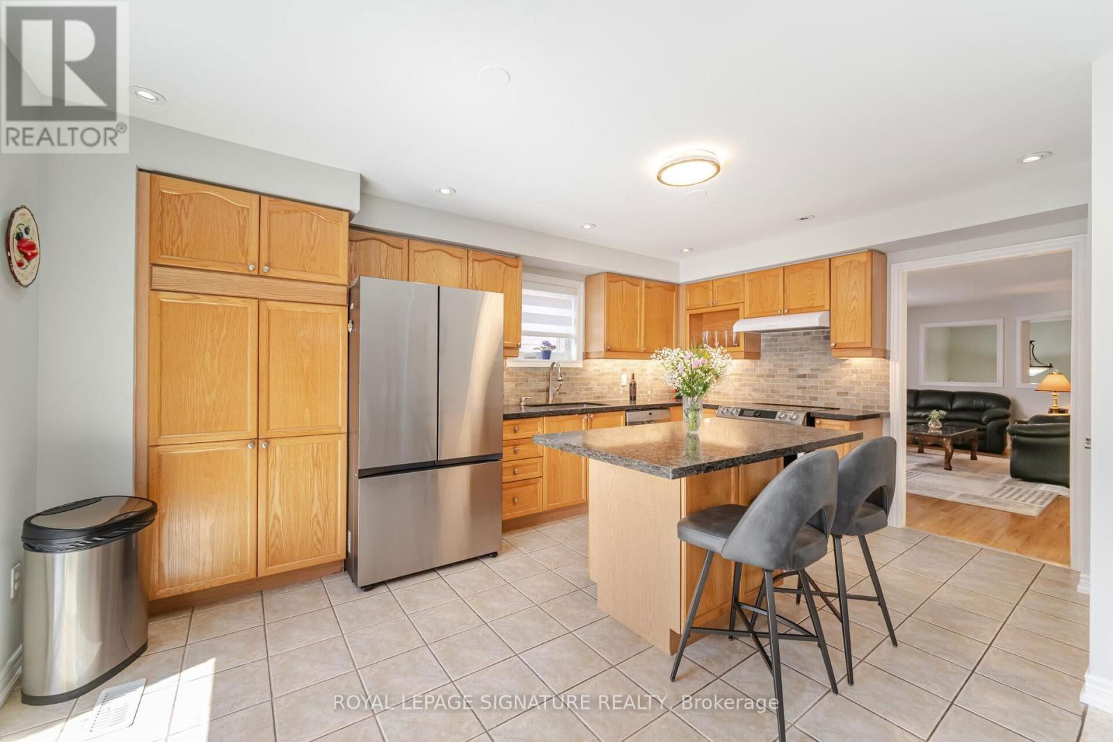 206 VAN SCOTT DRIVE Image 16