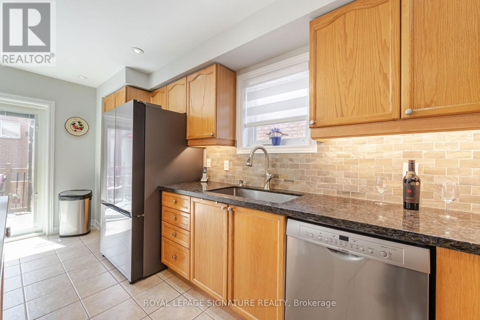206 VAN SCOTT DRIVE Image 19