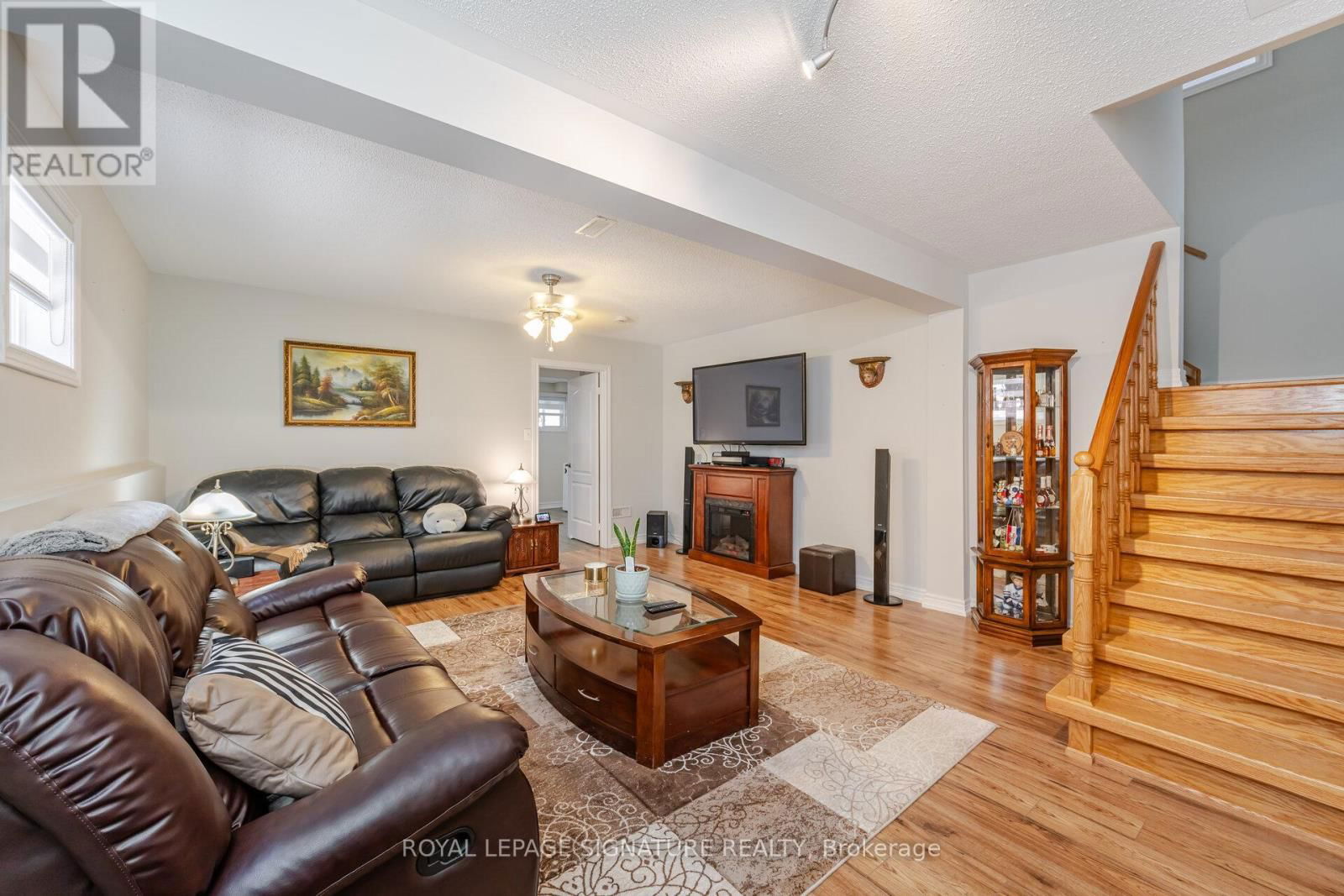 206 VAN SCOTT DRIVE Image 32