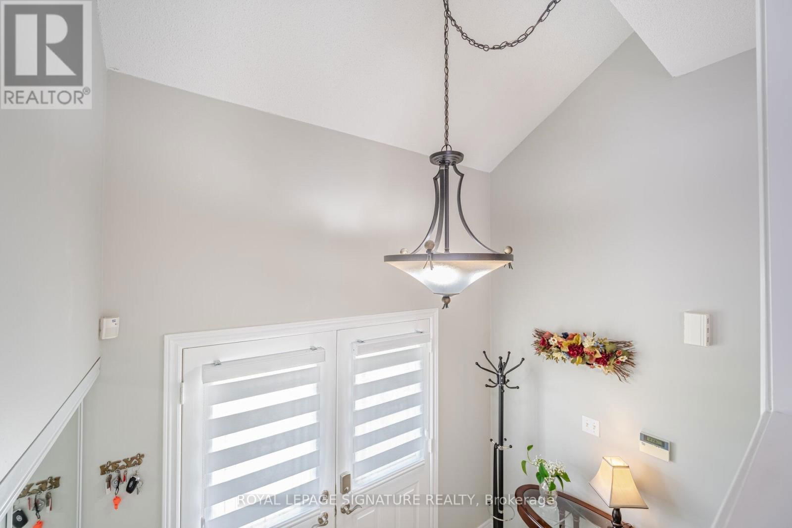 206 VAN SCOTT DRIVE Image 7