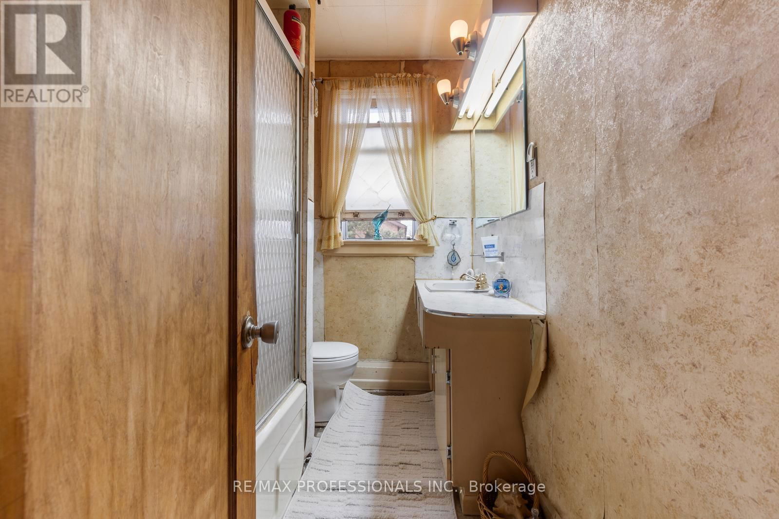 857 WINDERMERE AVENUE Image 10