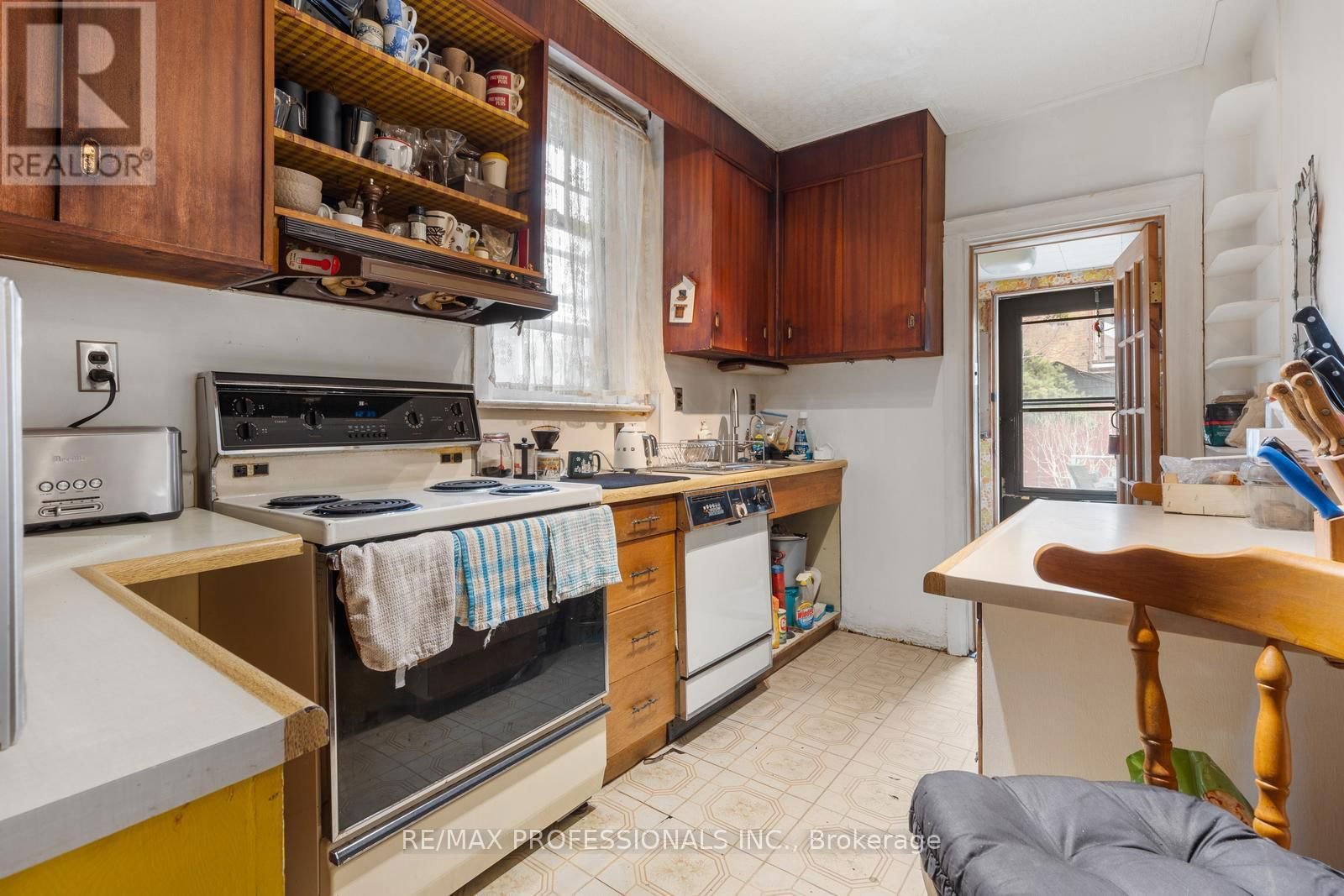 857 WINDERMERE AVENUE Image 6