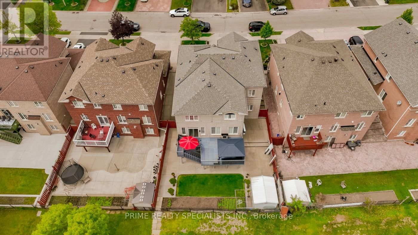 50 GALLUCCI CRESCENT Image 31