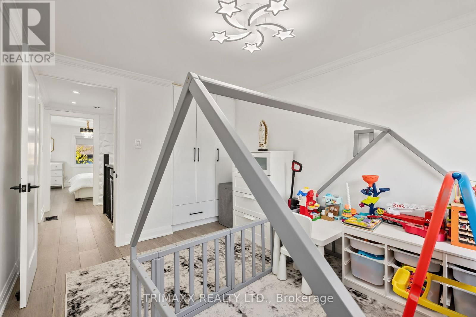 42 - 4165 FIELDGATE DRIVE Image 24