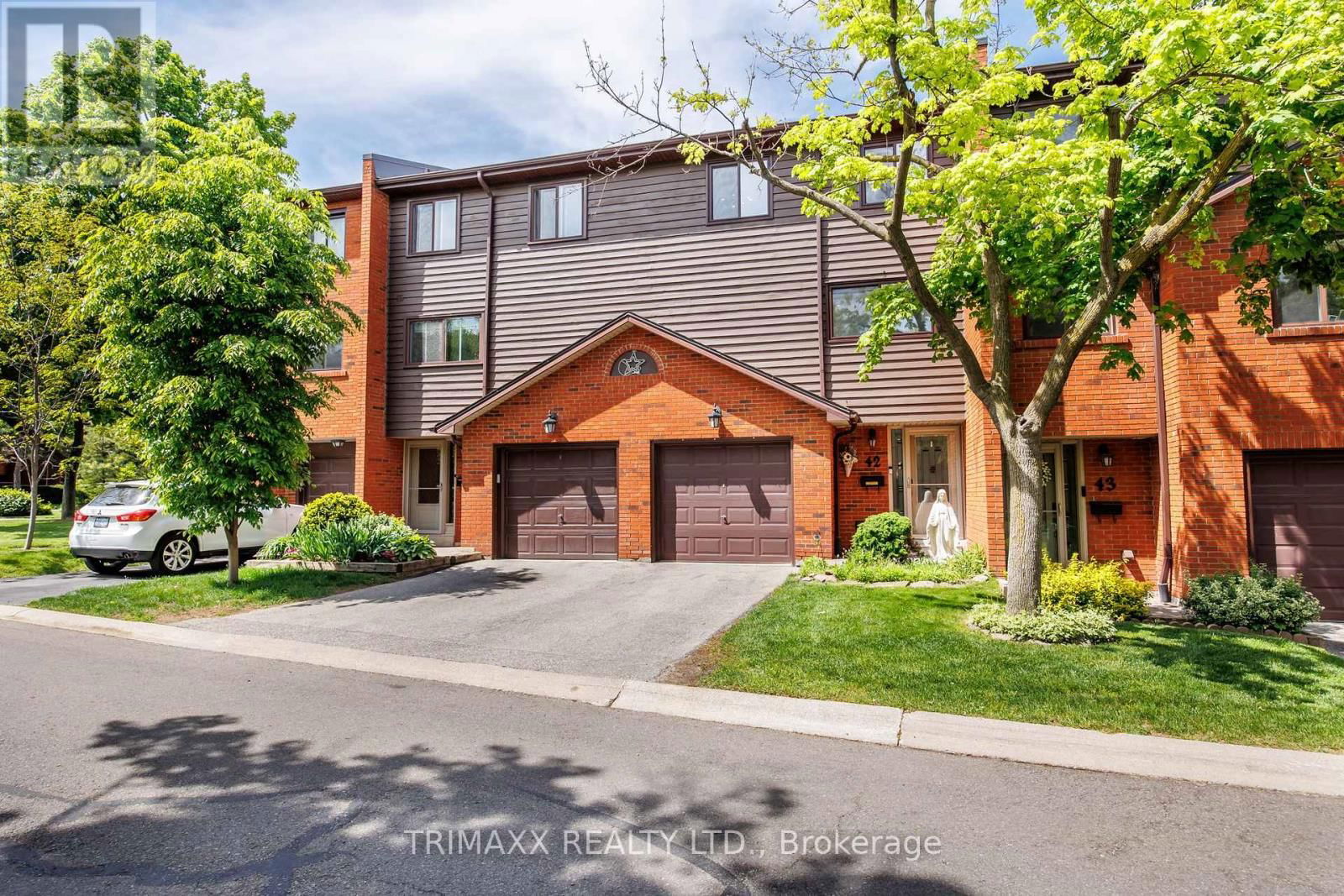 42 - 4165 FIELDGATE DRIVE Image 3