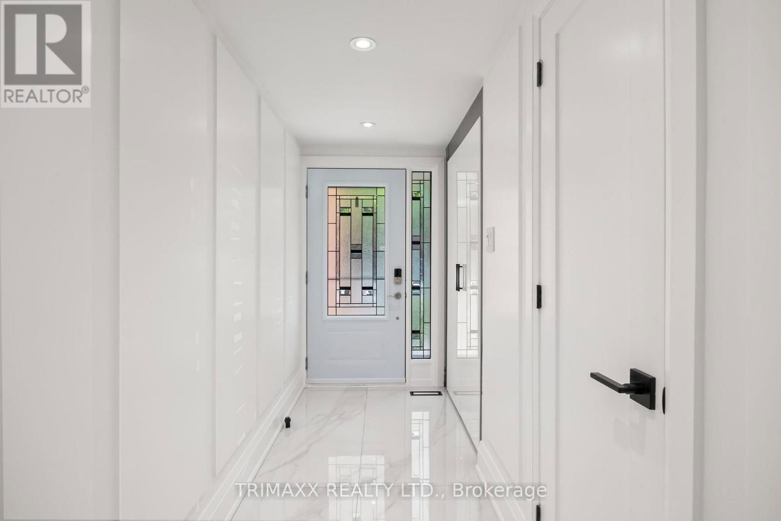 42 - 4165 FIELDGATE DRIVE Image 4