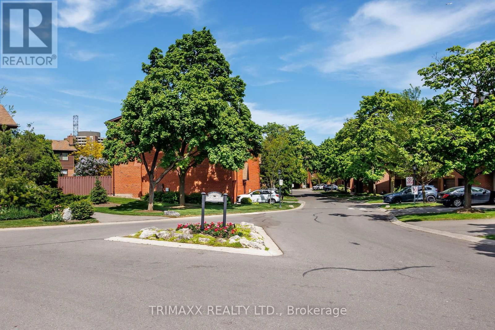 42 - 4165 FIELDGATE DRIVE Image 42