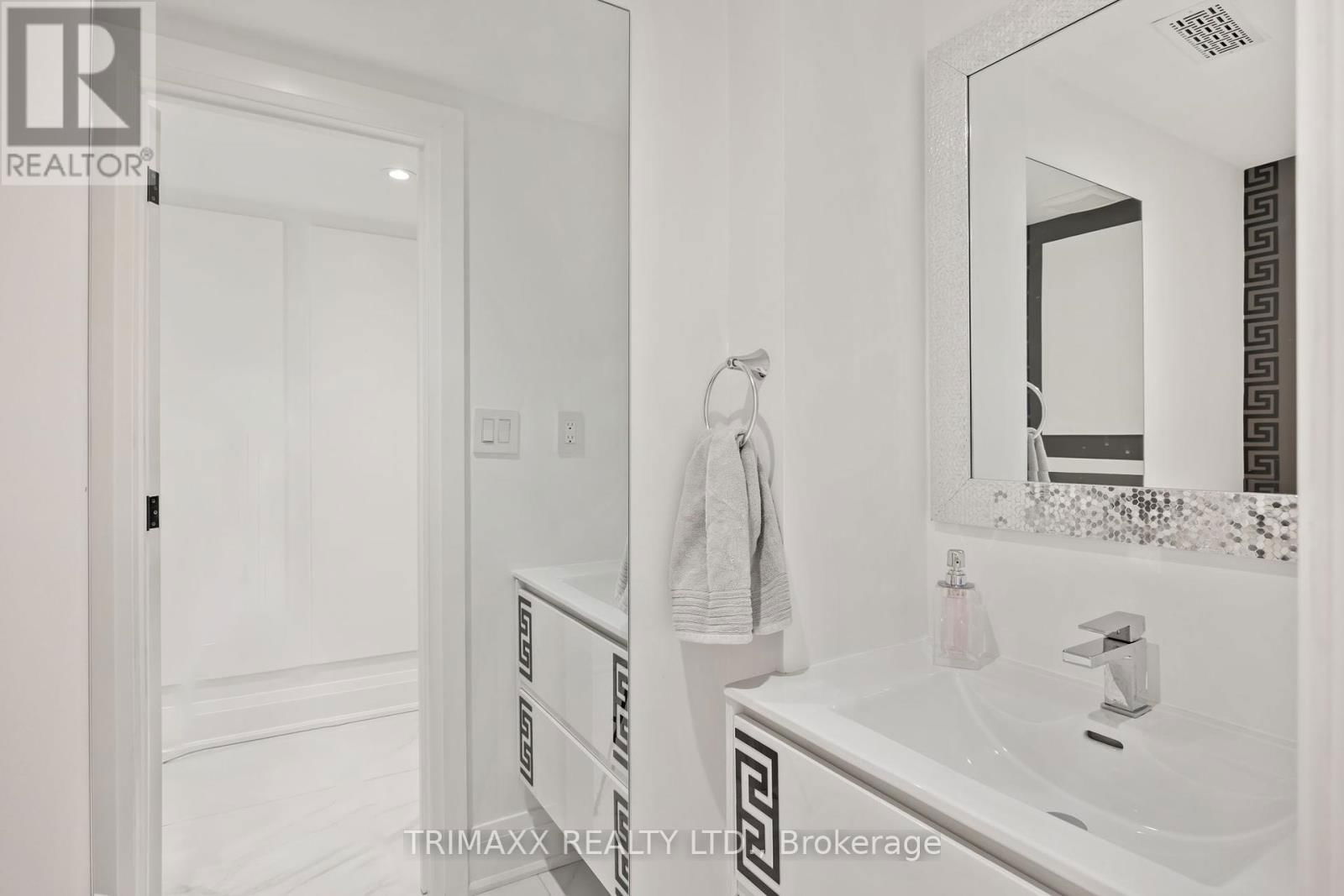 42 - 4165 FIELDGATE DRIVE Image 5