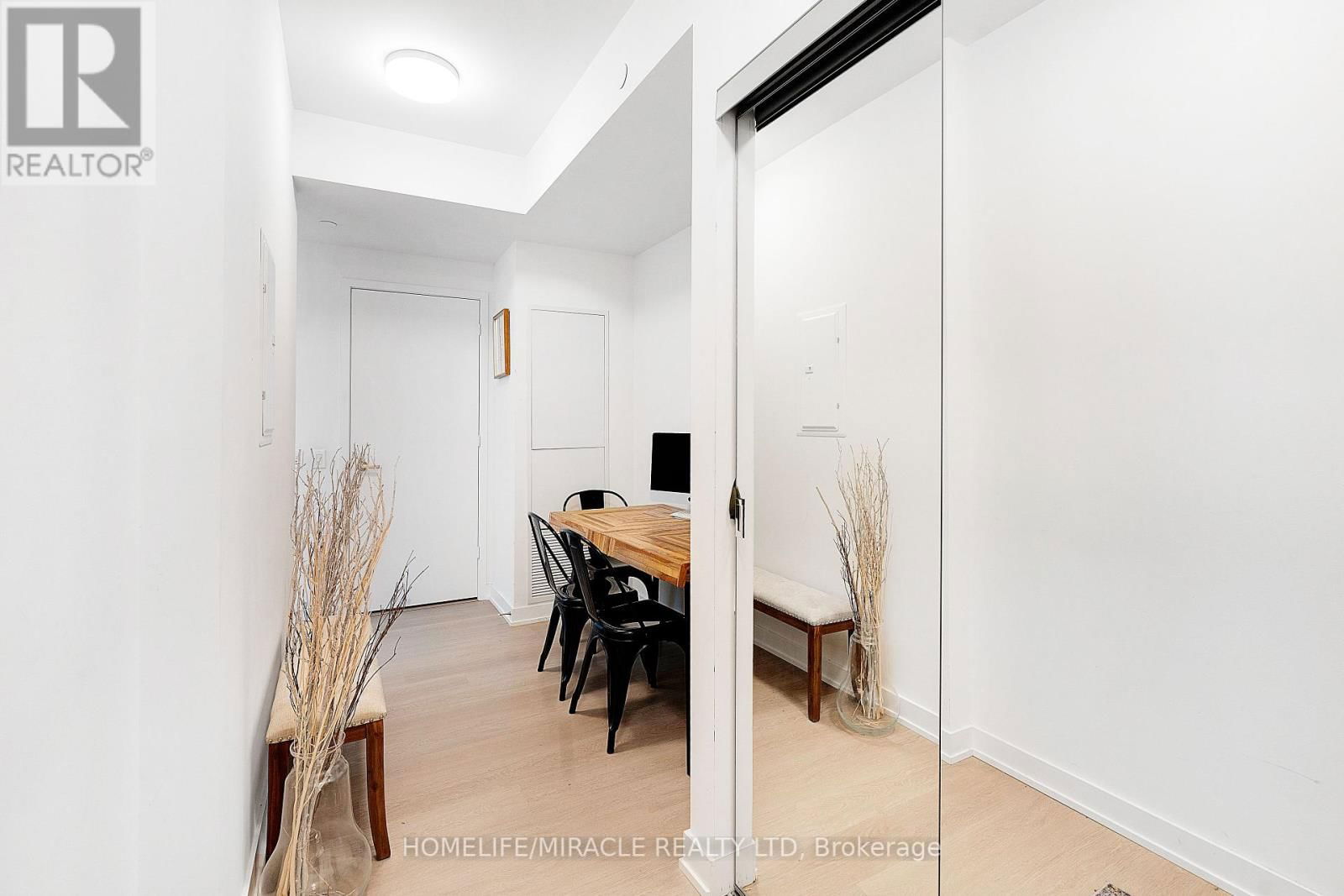 2001 - 3883 QURATZ ROAD Image 4