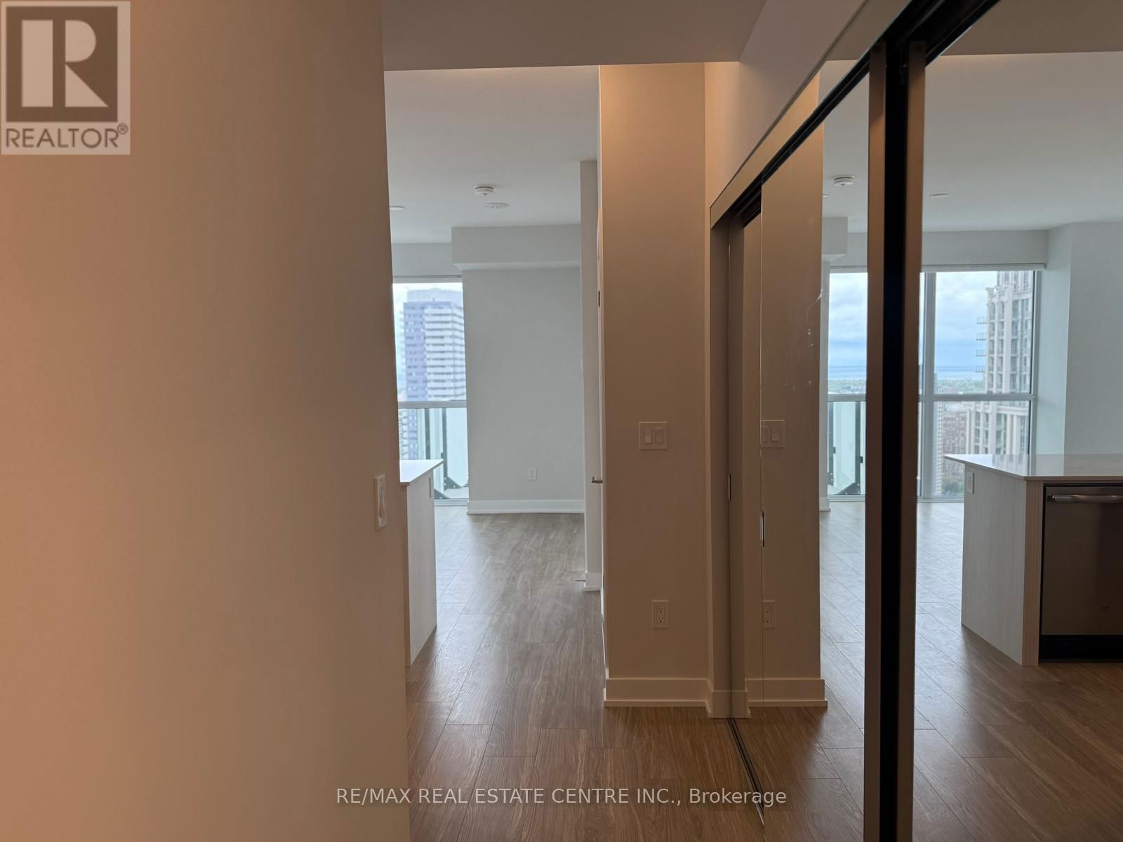 3303 - 430 SQUARE ONE DRIVE Image 4