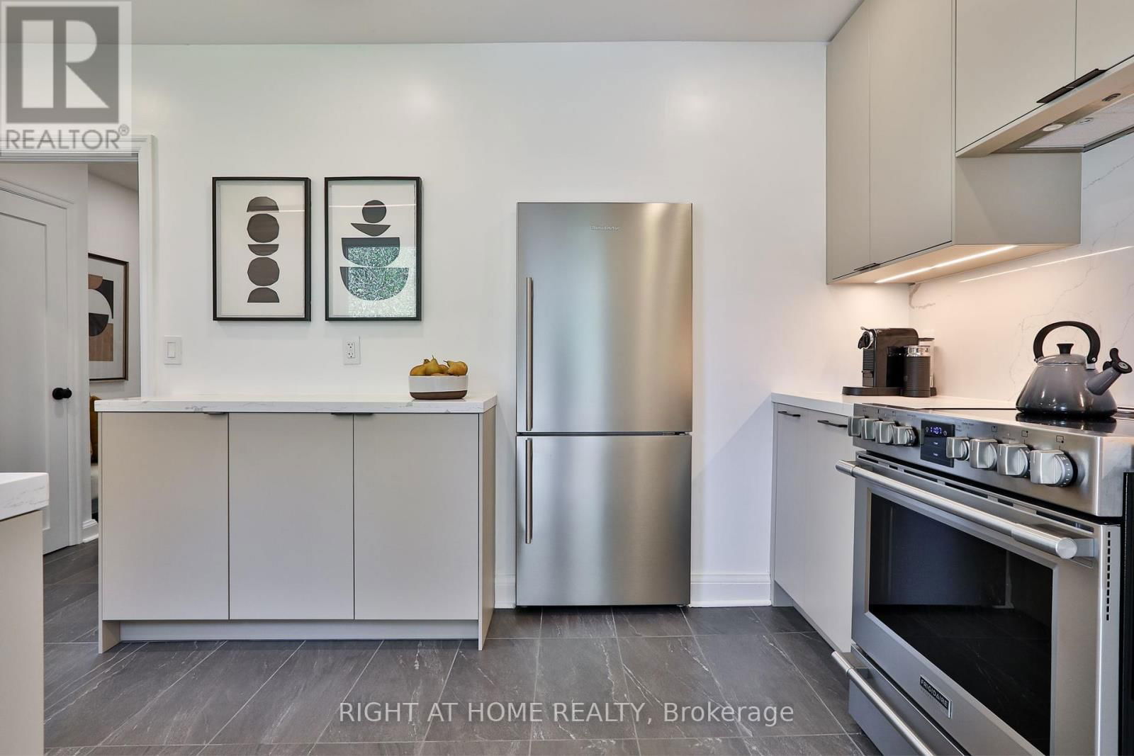 20 AMESBURY DRIVE Image 13